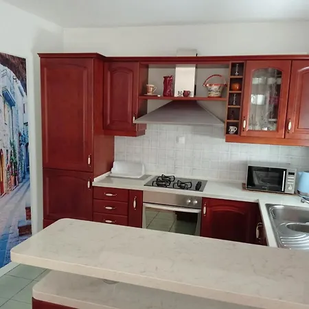 4 - Private Parking And Sea View *