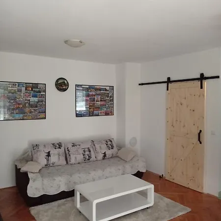4 - Private Parking And Sea View Apartman