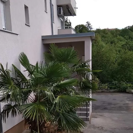 4 - Private Parking And Sea View