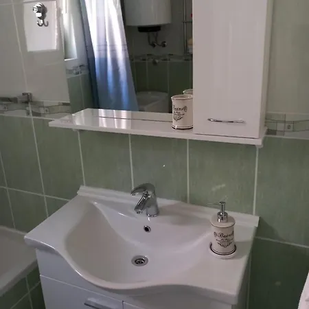 4 - Private Parking And Sea View Apartman *