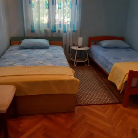 4 - Private Parking And Sea View Apartman *