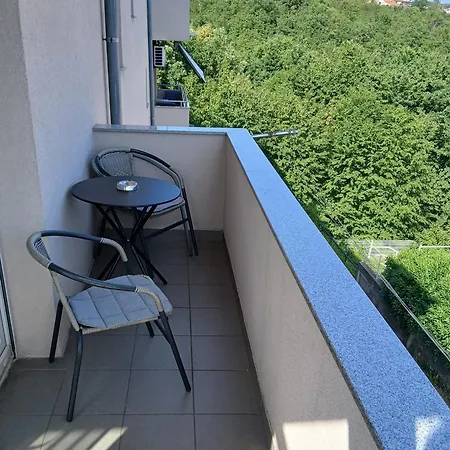 4 - Private Parking And Sea View Apartman