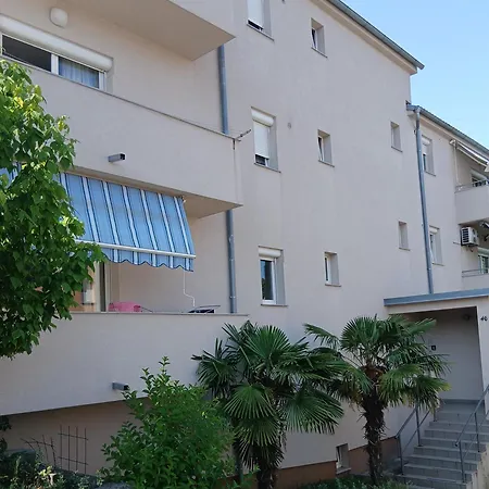 4 - Private Parking And Sea View