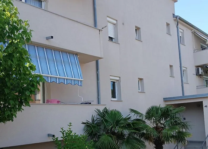 4 - Private Parking And Sea View